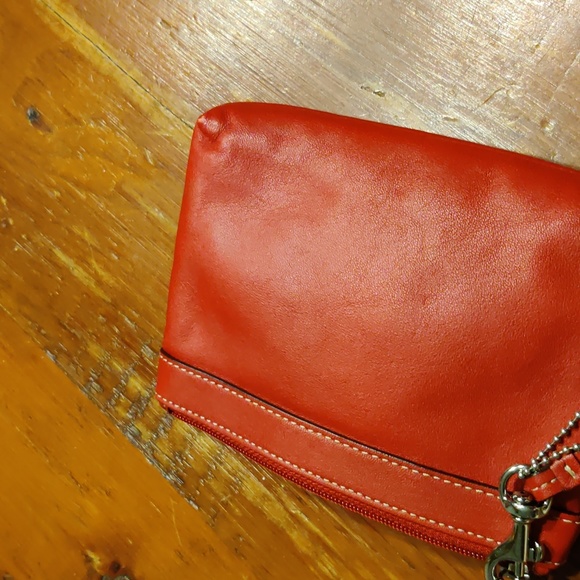 Coach - Picture 10 of 10